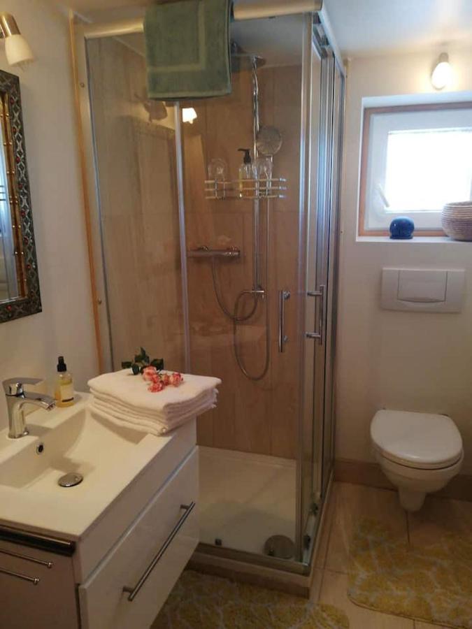 Gemuetliche Wohnung In Einfamilienhaus อัลเบอร์ชเวนเดอ ภายนอก รูปภาพ